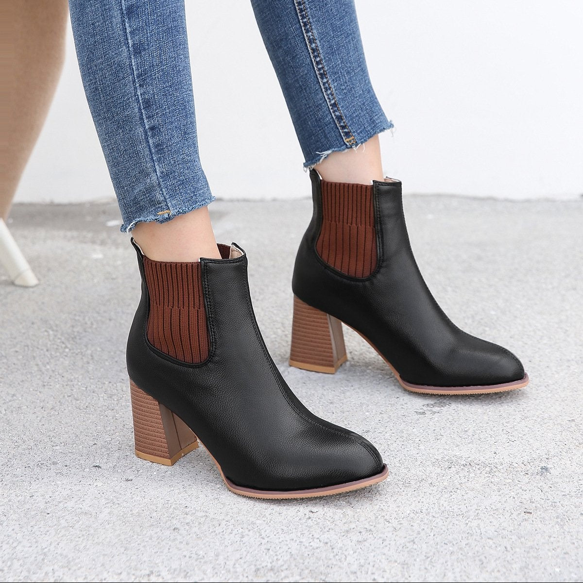 Bota Bravena em couro de microfibra