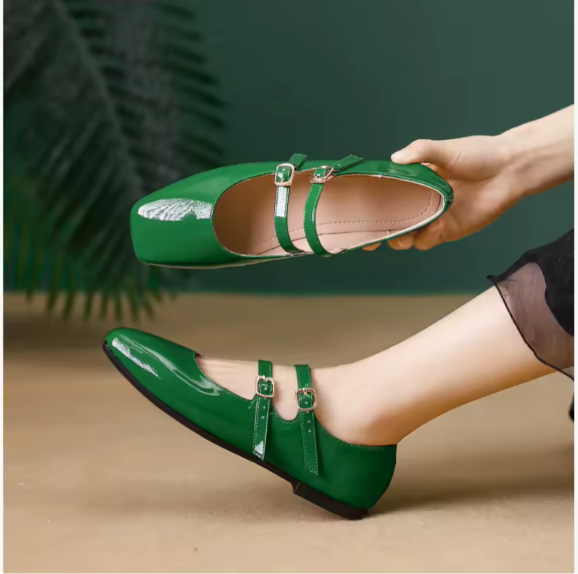 Lalinna em couro verniz