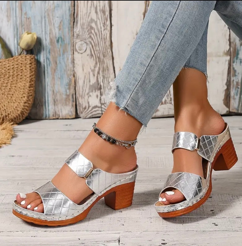 Tamanco Belle - 40% mais leve, menos peso, zero cansaço e mais estilo!