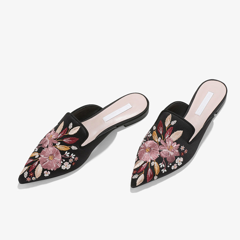 Mule floral Bordada em cetim - Praticidade