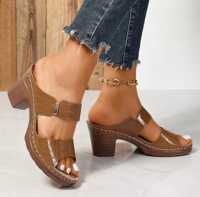 Tamanco Belle - 40% mais leve, menos peso, zero cansaço e mais estilo!